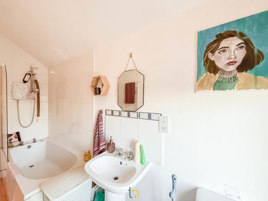 2 bed terraced house to rent in Queens Road, Hinckley, LE10 - Photo 1