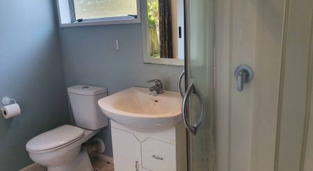 ALL EYES ON IDRIS! - Photo 2