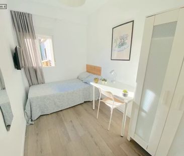 Avenida de Sánchez Pizjuán, Sevilla, Andalusia 41009 - Photo 2