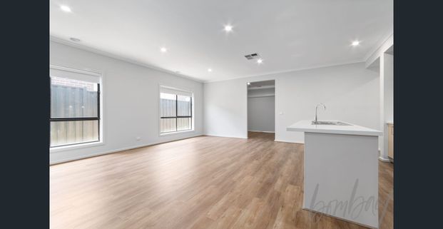 Spacious Family Home in Prime Kalkallo Location - Photo 1