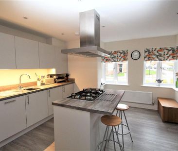 4 bedroom detached house to rent - Photo 3