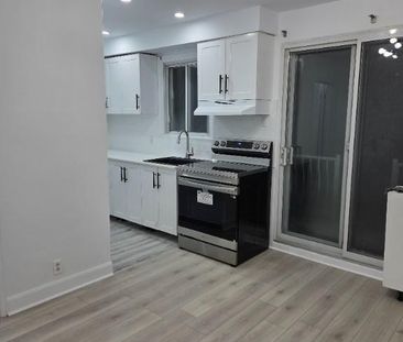 À louer : 4 ½ rénové à Ahuntsic, près du métro Sauvé - Photo 2