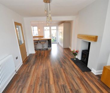 3 bedroom semi-detached house to rent - Photo 2