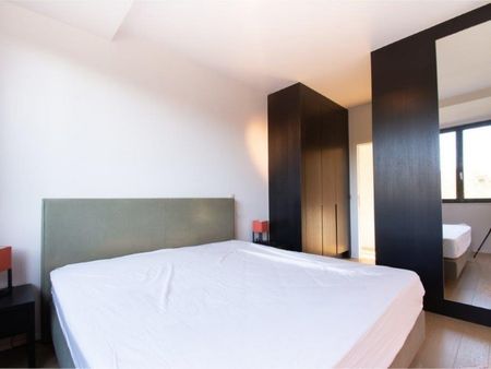 IXELLES : APPARTEMENT MEUBLE 2 CHAMBRES + TERRASSE - Bruxelles 1 - Foto 2