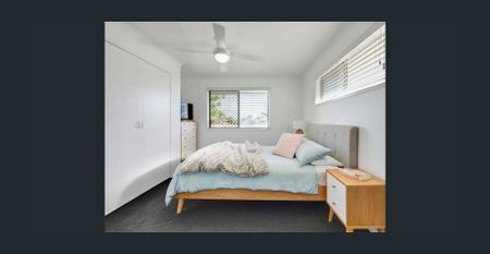 Unfurnished Spacious Family Haven in the Heart of Mermaid Waters - Photo 3