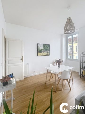 PAU - Bel Appartement T3 meublé entièrement rénové - avec parking et cave - Photo 3