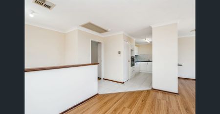 Spacious Coastal Retreat - Photo 4