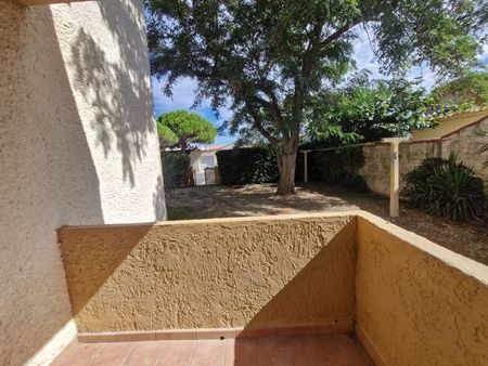 A LOUER T2 RDV AVEC BALCON PORT LA NOUVELLE - Photo 4