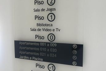 APARTAMENTO T2 REMODELADO - QUINTA BELOURA COM TERRAÇO E PISCINA