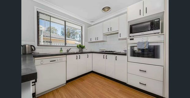 Fully Furnished Coastal Retreat in a Premium Bayside Pocket - Photo 1