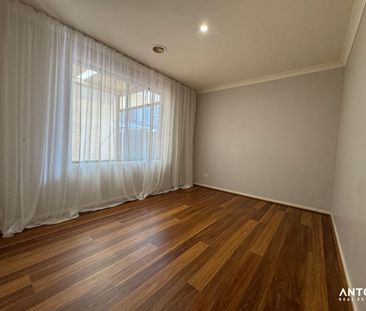 Modern Living in the Heart of Point Cook - Photo 2