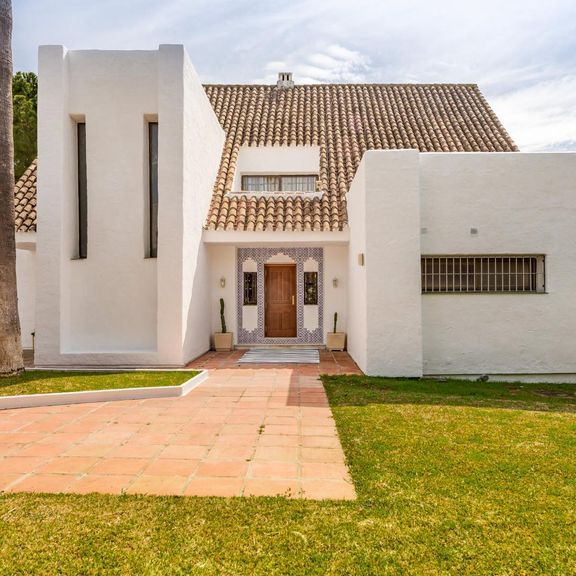 Luxury Villa for rent in Marbella, Andalusia - Photo 1