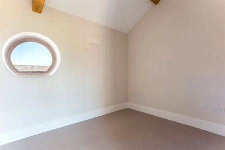 4 bedroom detached house to rent - Photo 5