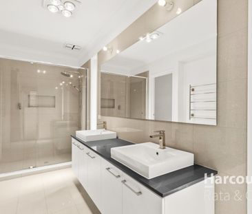 Modern Family Living in Prime Mickleham Location - Photo 5