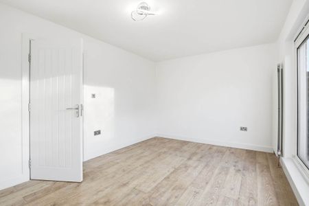 Price £3,250 pcm - Available 01/12/2025 - Unfurnished - Photo 5