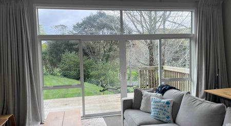 Riverhead Beauty - Photo 2