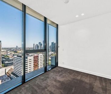 Spacious Unfurnished 2-Bedroom Luxury Apartment with Car Park - Photo 2