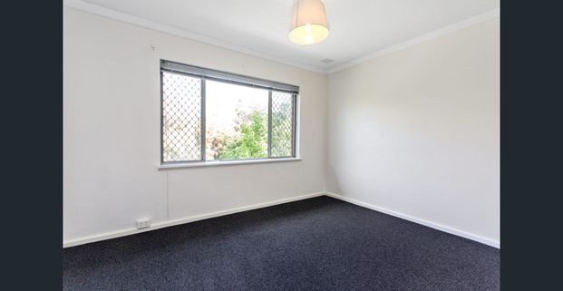 Two bedroom apartment near the swan river - Photo 1