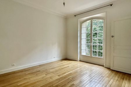 Appartement à louer à Paris 6Ème - Photo 4