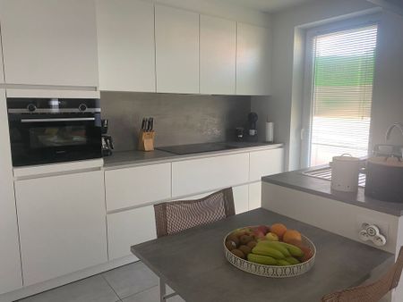 Instapklaar appartement met 2 slaapkamers, tuintje en autostaanplaats - Photo 5