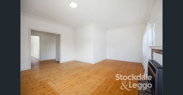 Just Metres from the Beach & Local Shops - Photo 1