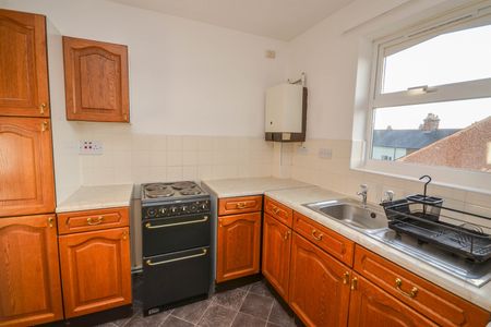 2 bed apartment to rent in Flat , Regent Road, Gosforth, NE3 - Photo 5