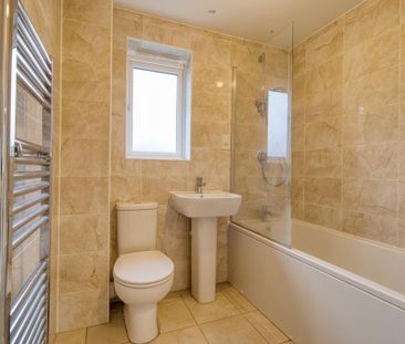 2 bedroom coach house to rent - Photo 4
