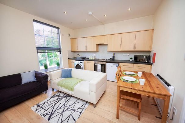 4 bedroom maisonette to rent - Photo 1