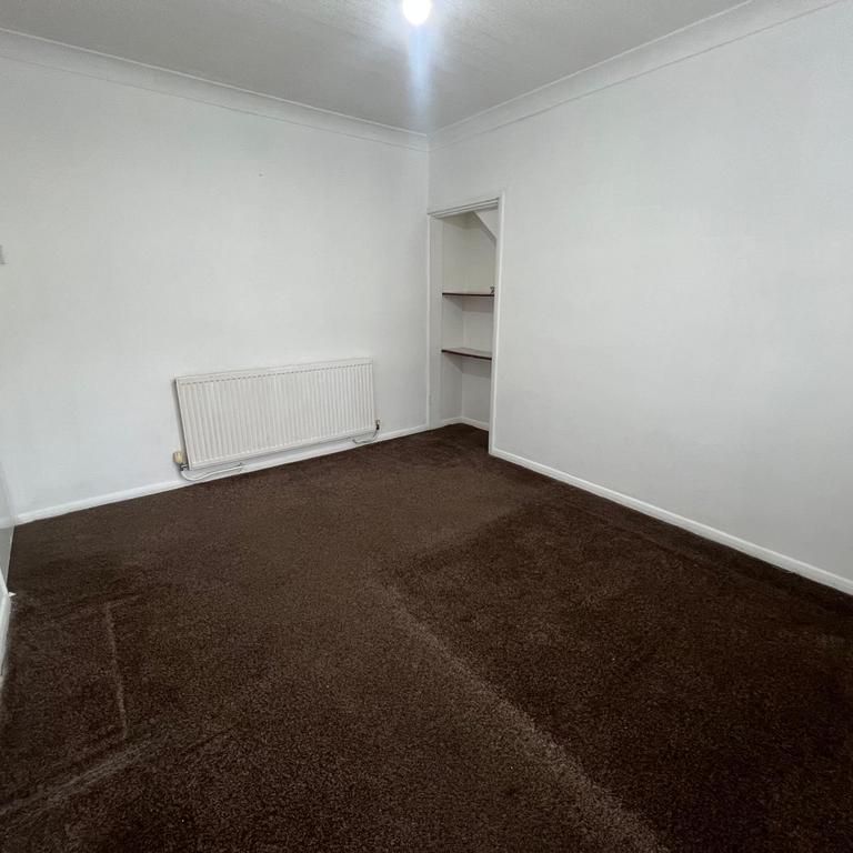 2 bedroom maisonette to rent - Photo 1