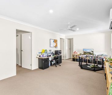 Modern Family home ready for you to move into! - Photo 2