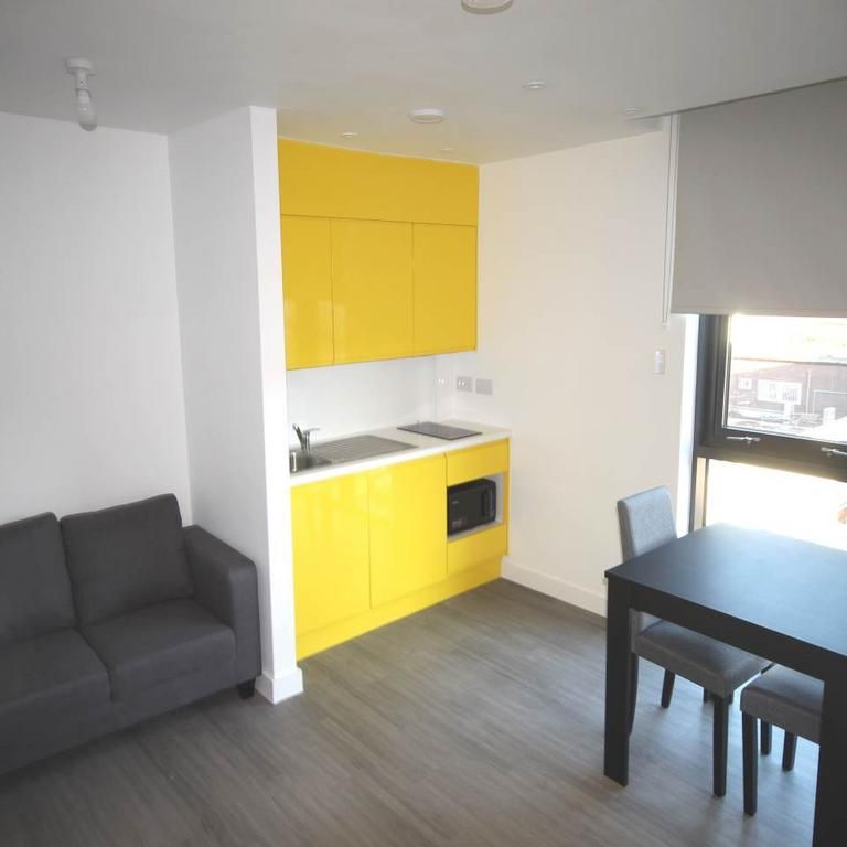 Studio to rent - Photo 1