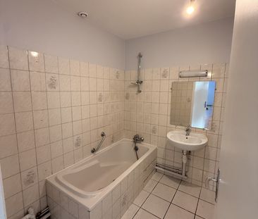 Location Maison 4 pièces 91m² CHATELLERAULT 86100 - Photo 3