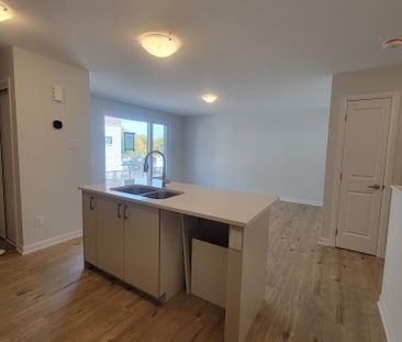 For Lease - 801 Arcadian Private, Kanata, Ontario - Photo 1