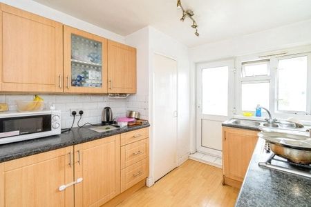 Portswood Road, Southampton - Photo 3