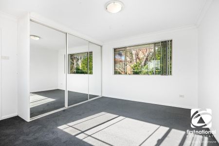 Low Maintenance Townhouse in a Fantastic Location - Photo 2