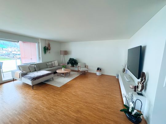 Möblierte 3.5 Zimmer Wohnung in Kriens mit Balkon & Bergsicht - Photo 1