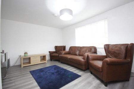 Baird Square, Livingston, EH53 - Photo 2