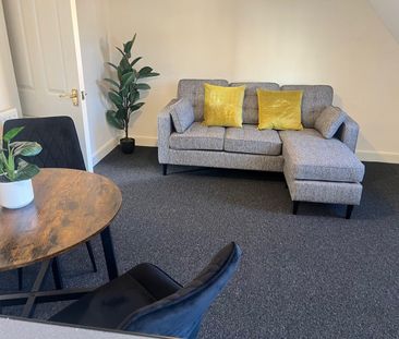 2 Bed Flat, Hotwells, BS8 - Photo 2