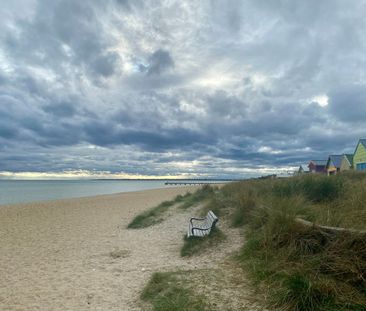 Walk To Station, Shops & Beach - Photo 3