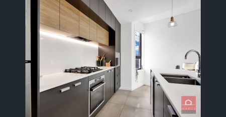 Modern Two Bedroom Apartment! - Photo 3