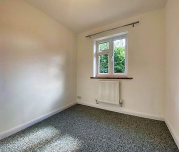 4 bedroom semi-detached house to rent - Photo 6