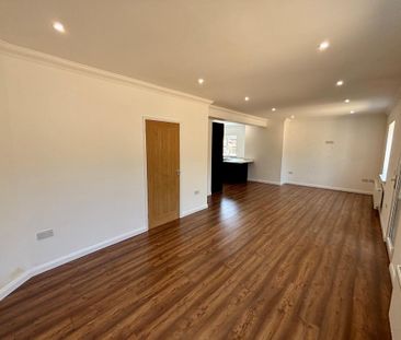 4 bedroom detached bungalow to rent - Photo 2