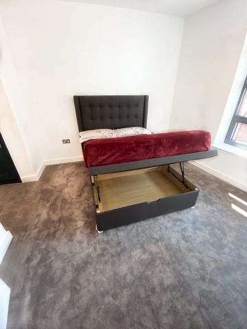1 Bed Flat, Defoe House, E14 - Photo 3
