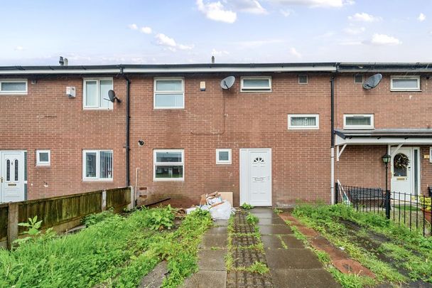 4 bedroom terraced house to rent - Photo 1