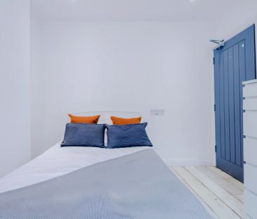 5 Bed 2 Bath - Photo 6