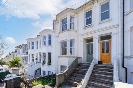 4 bedroom terraced house to rent - Photo 5