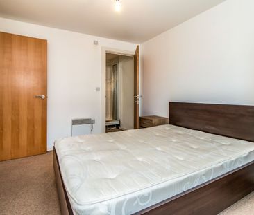 2 bedroom apartment to rent Elmira Way, Salford, Greater Manchester... - Photo 3