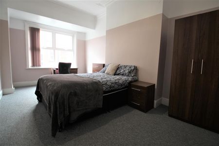 Delph Lane, Woodhouse, LS6 2HQ, Leeds - Photo 3