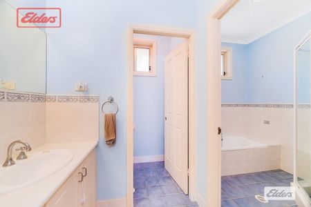 Quite 3 Bedroom Family Home - Photo 4