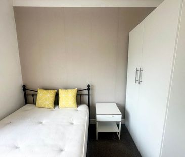 Tinshill Lane (Room 3), Horsforth, Leeds - Photo 4